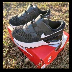 Nike Air Max System Kids Shoes - Black and White Size 8C
